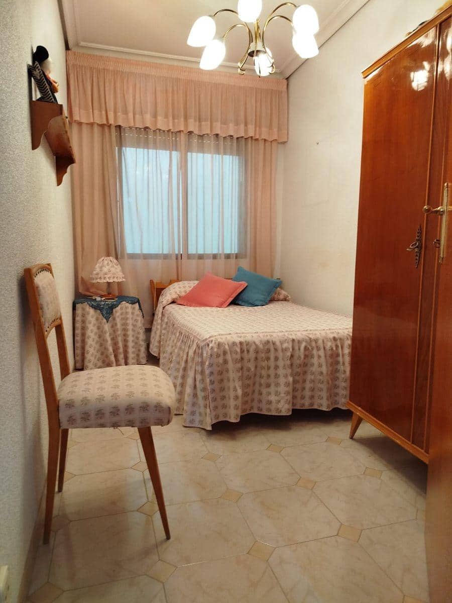 5 bedroom Townhouse for sale in Sant Carles de la Rapita - € 298,000 (Ref: 8688984)