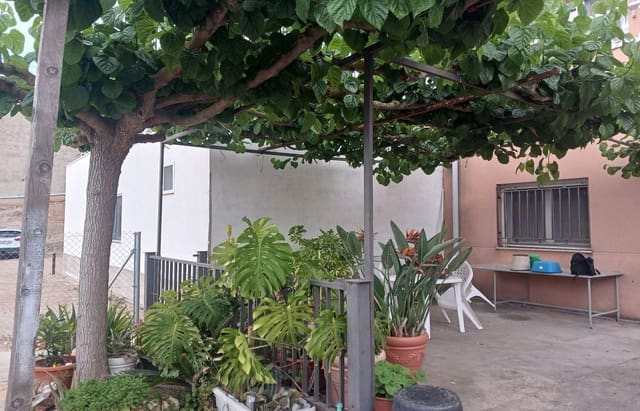 6 bedroom Villa for sale in Sant Jaume d'Enveja with pool garage - € 309,000 (Ref: 8802281)