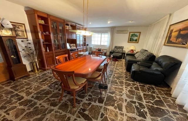 6 bedroom Villa for sale in Sant Jaume d'Enveja with pool garage - € 309,000 (Ref: 8802281)