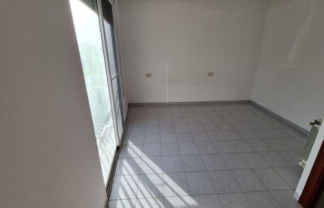 3 bedroom Terraced Villa for sale in El Castell, Ulldecona with garage - € 100,700 (Ref: 8905267)