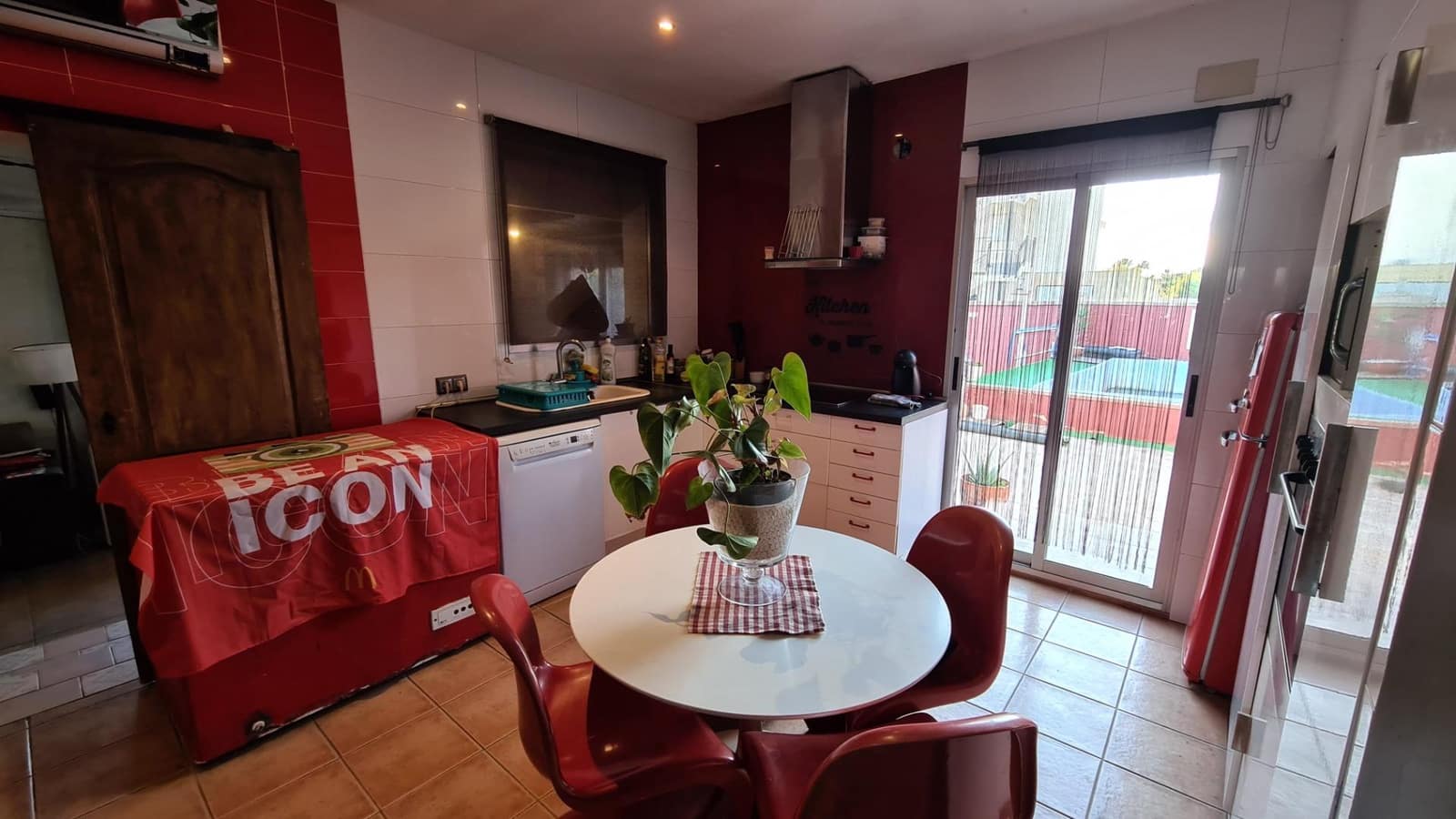 4 soveværelse Villa til salg i Amposta med swimmingpool - € 319.900 (Ref: 9301050)