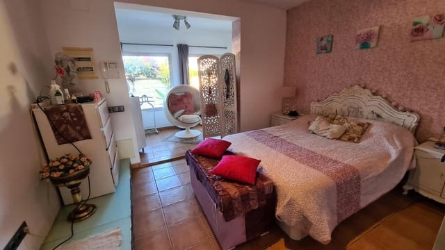 4 bedroom Villa for sale in Amposta with pool - € 319,900 (Ref: 9301050)