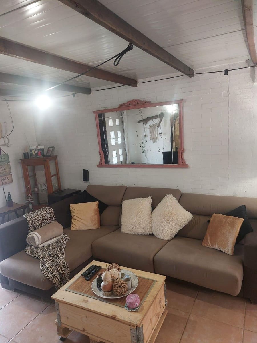 4 bedroom Villa for sale in Amposta with pool - € 239,000 (Ref: 9301050)