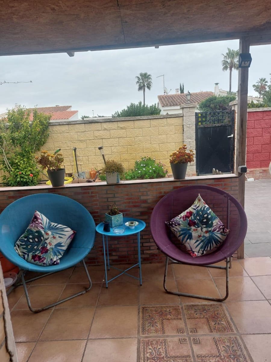 4 bedroom Villa for sale in Amposta with pool - € 239,000 (Ref: 9301050)