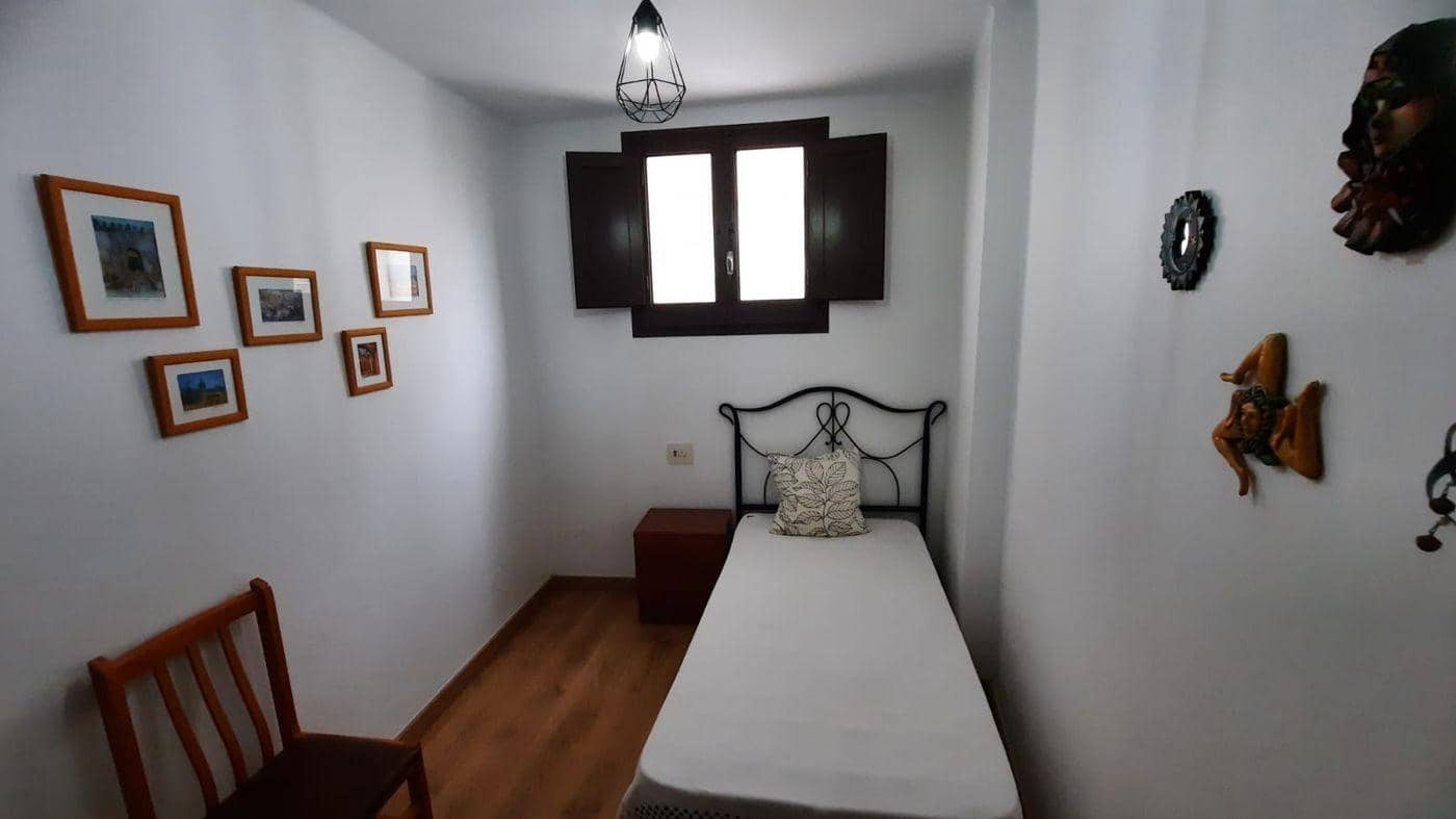 3 bedroom Flat for sale in Sant Carles de la Rapita - € 136,000 (Ref: 9375338)
