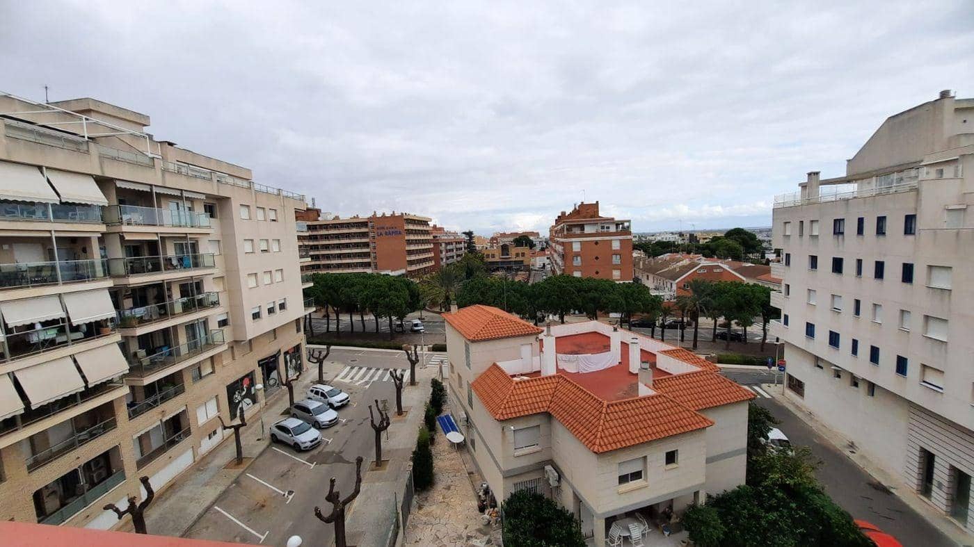 3 bedroom Flat for sale in Sant Carles de la Rapita - € 136,000 (Ref: 9375338)
