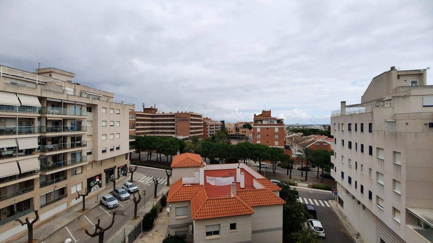3 bedroom Flat for sale in Sant Carles de la Rapita - € 136,000 (Ref: 9375338)