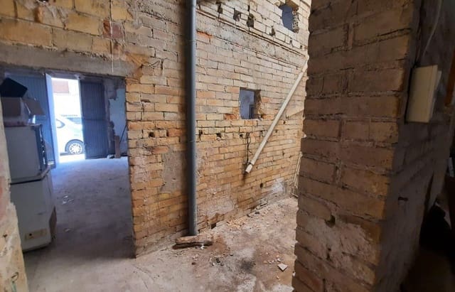 Kommersiell til salgs i Sant Carles de la Ràpita - € 80 000 (Ref: 9376713)