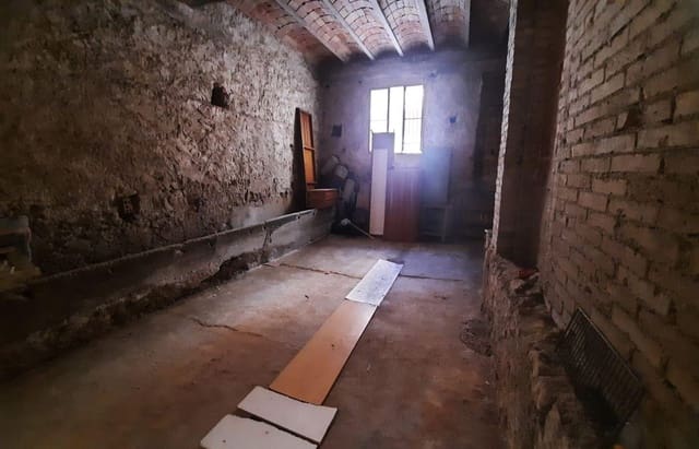 Kommersiell til salgs i Sant Carles de la Ràpita - € 80 000 (Ref: 9376713)