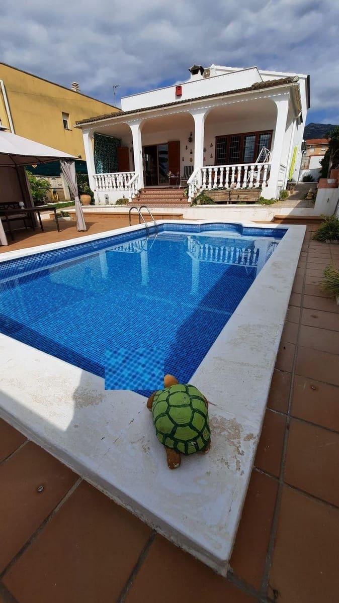 5 bedroom Villa for sale in Alcanar with pool garage - € 340,000 (Ref: 9379029)