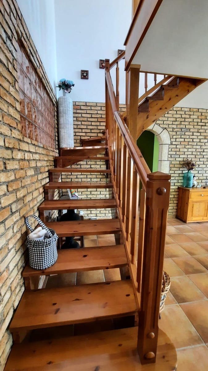 5 bedroom Villa for sale in Alcanar with pool garage - € 340,000 (Ref: 9379029)