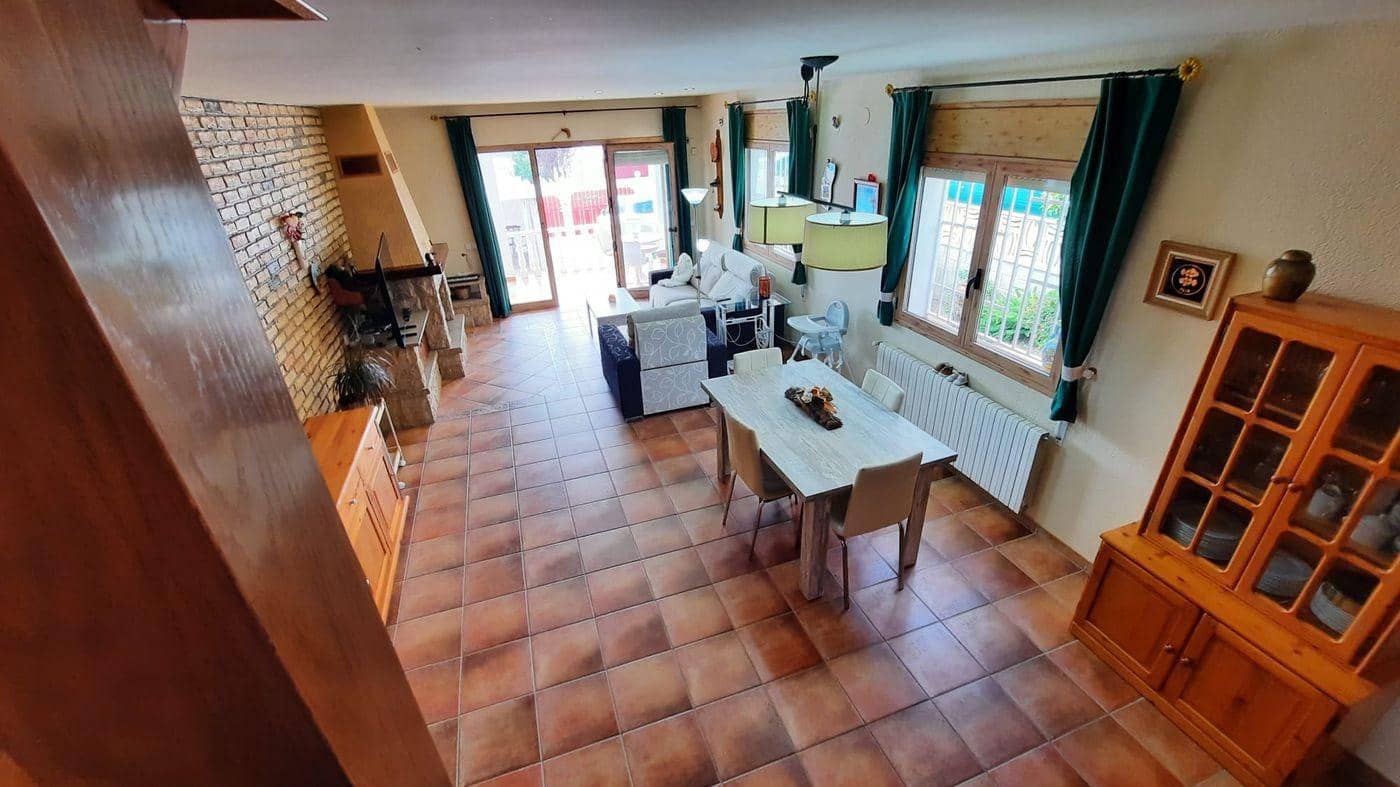 5 bedroom Villa for sale in Alcanar with pool garage - € 340,000 (Ref: 9379029)