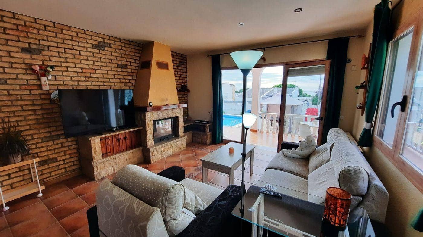 5 bedroom Villa for sale in Alcanar with pool garage - € 340,000 (Ref: 9379029)