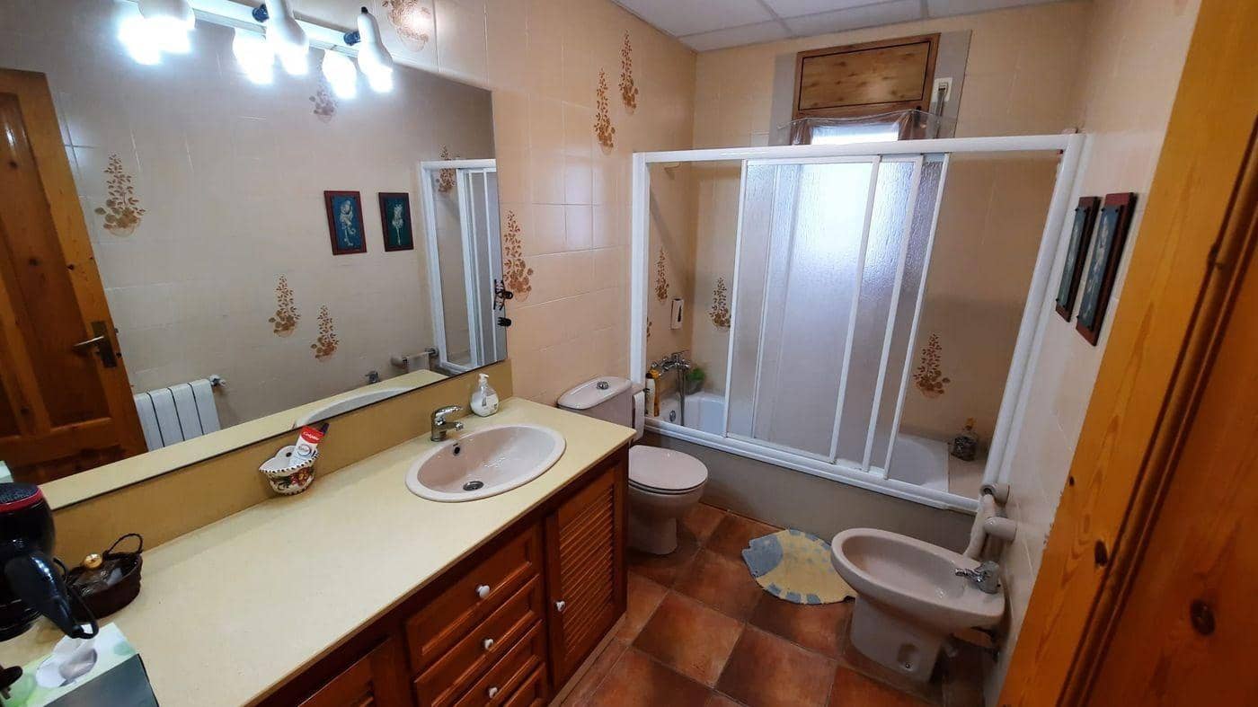 5 bedroom Villa for sale in Alcanar with pool garage - € 340,000 (Ref: 9379029)