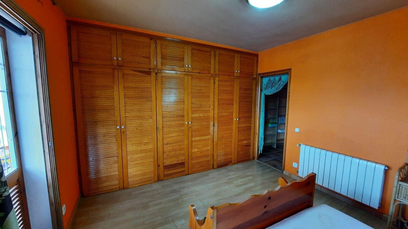 5 bedroom Villa for sale in Alcanar with pool garage - € 340,000 (Ref: 9379029)