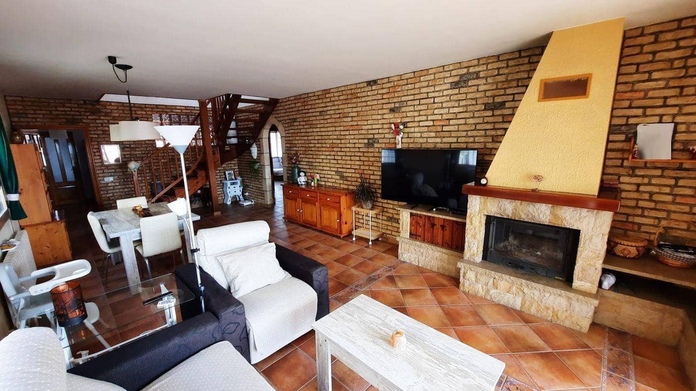 5 bedroom Villa for sale in Alcanar with pool garage - € 340,000 (Ref: 9379029)