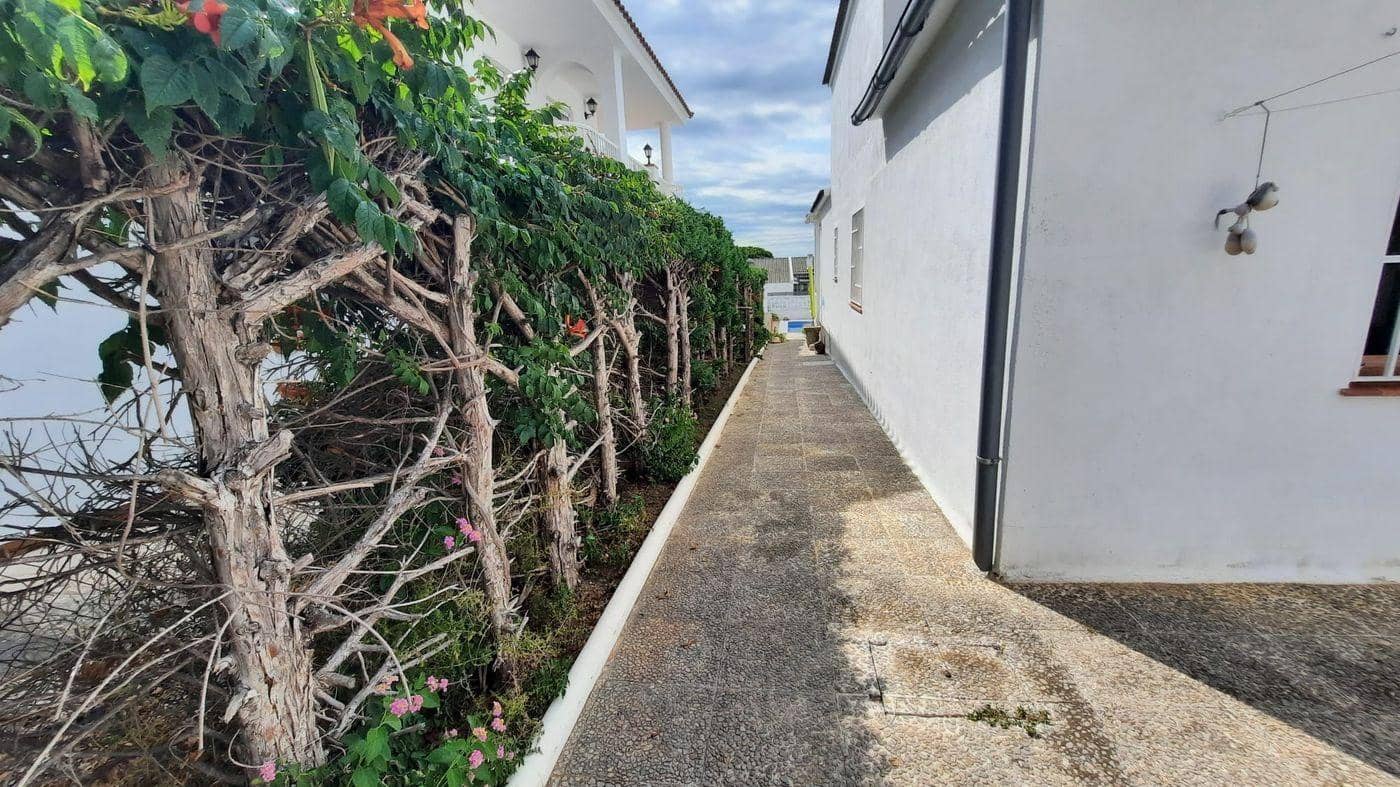 5 bedroom Villa for sale in Alcanar with pool garage - € 340,000 (Ref: 9379029)