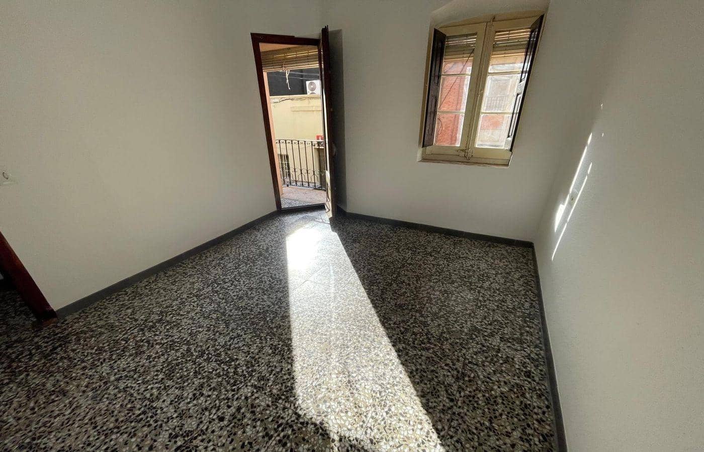 4 bedroom Flat for sale in Sant Carles de la Rapita - € 143,000 (Ref: 9382844)