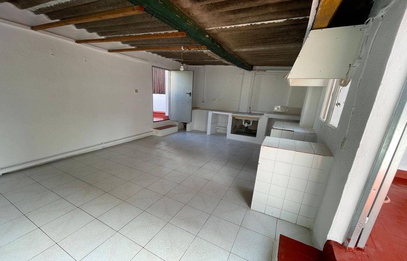 4 bedroom Flat for sale in Sant Carles de la Rapita - € 143,000 (Ref: 9382844)