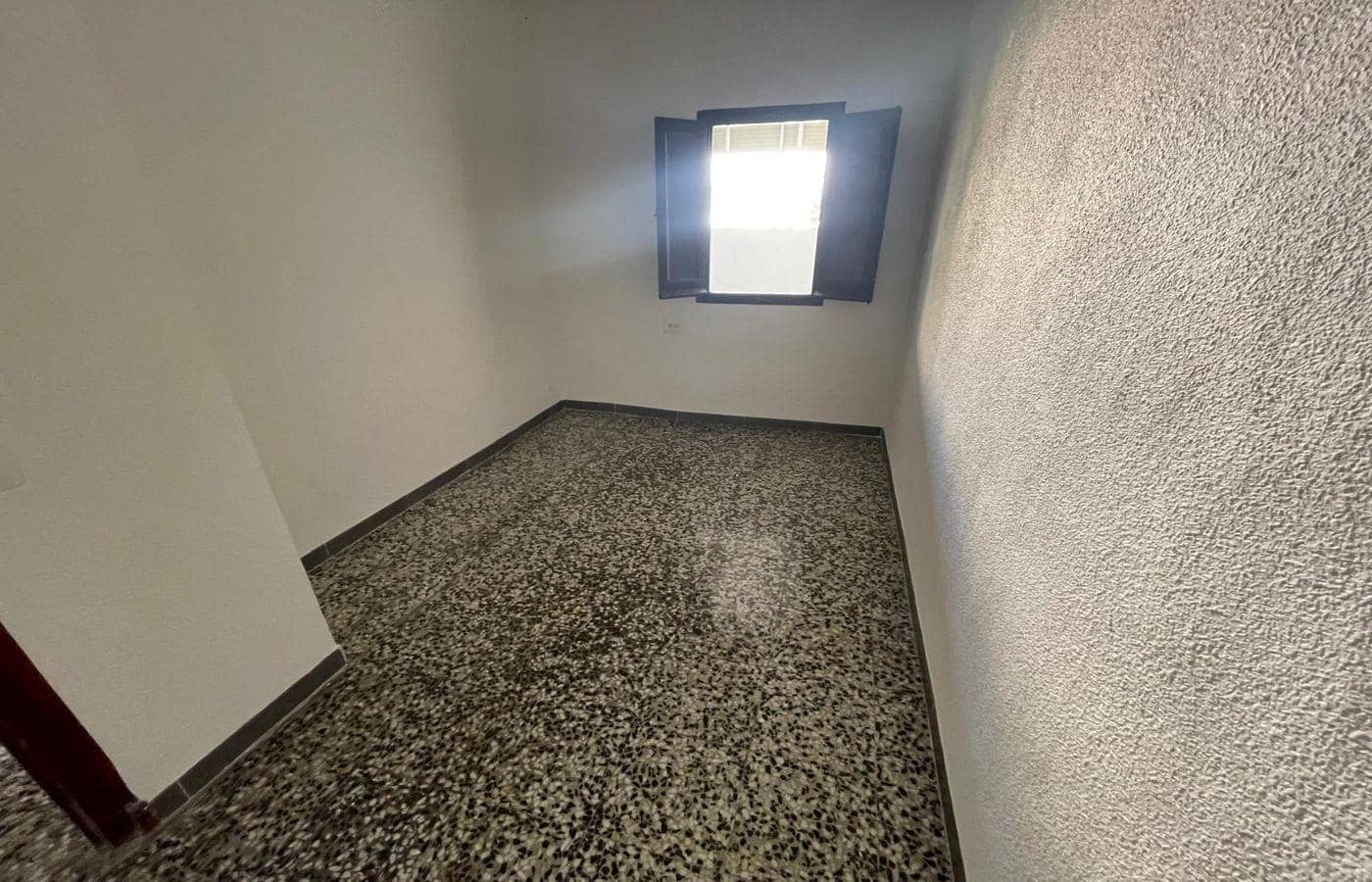 4 bedroom Flat for sale in Sant Carles de la Rapita - € 143,000 (Ref: 9382844)