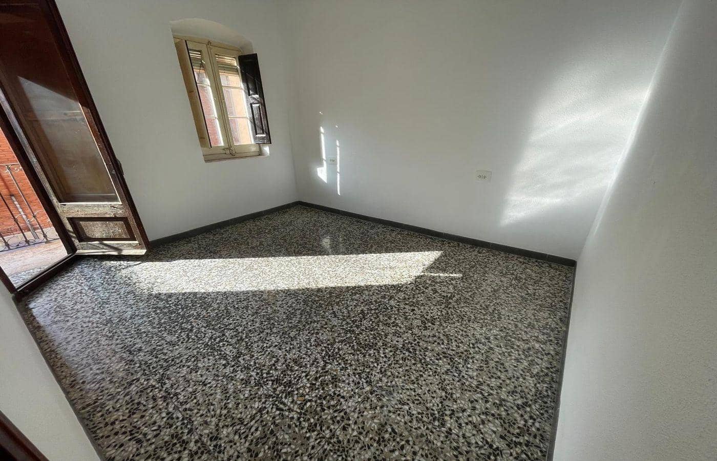 4 bedroom Flat for sale in Sant Carles de la Rapita - € 143,000 (Ref: 9382844)