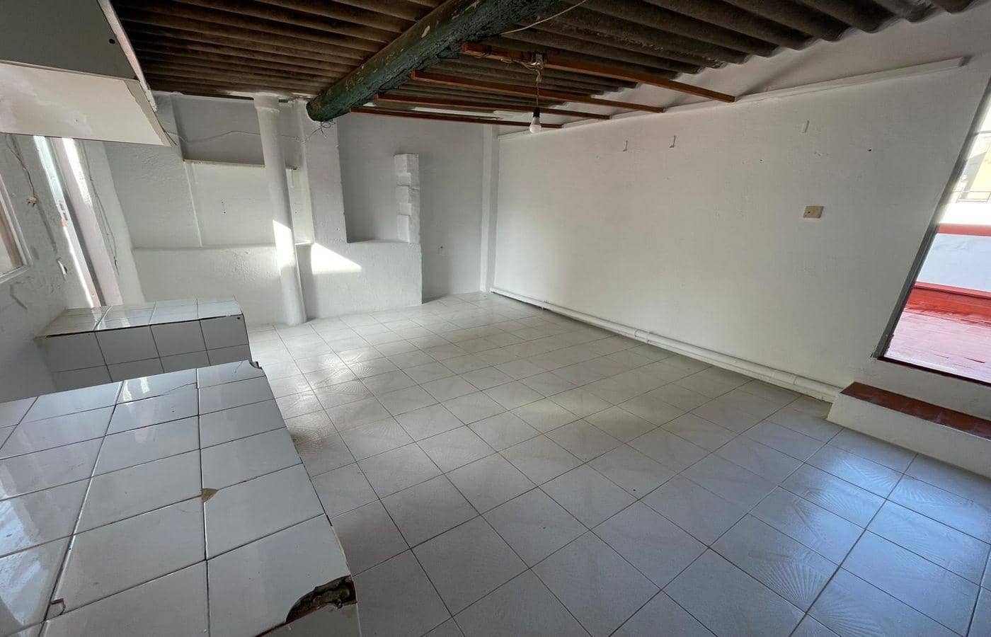 4 bedroom Flat for sale in Sant Carles de la Rapita - € 141,000 (Ref: 9382844)
