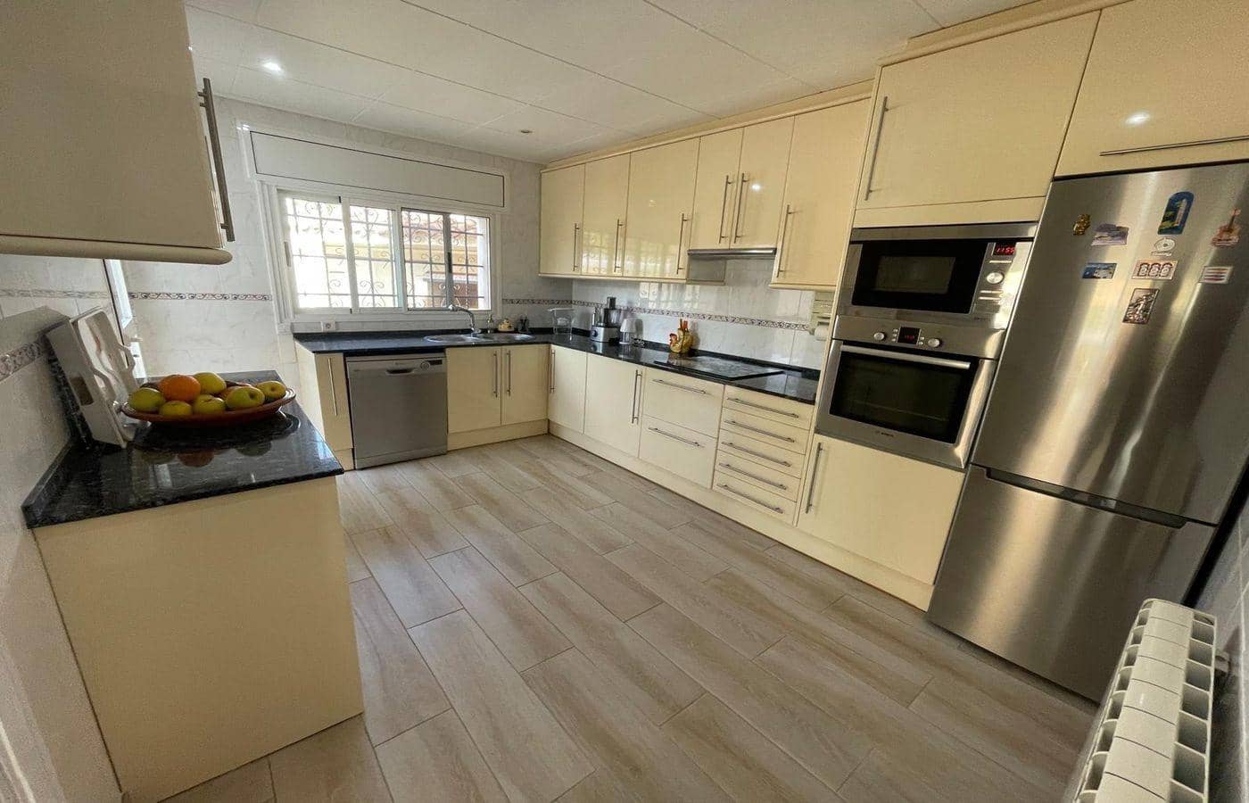 4 makuuhuone Huvila myytävänä paikassa Alcanar mukana 
autotalli - 315 000 € (Ref: 9555839)