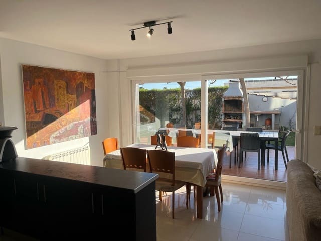 4 soveværelse Rækkehus til salg i Vinaròs med swimmingpool garage - € 499.000 (Ref: 9652009)