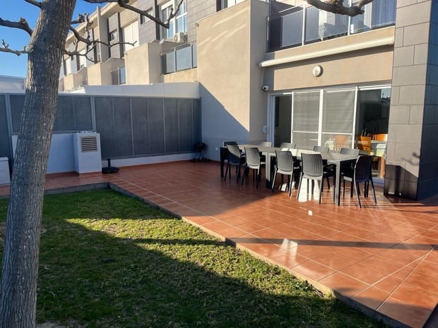 4 soveværelse Rækkehus til salg i Vinaròs med swimmingpool garage - € 499.000 (Ref: 9652009)