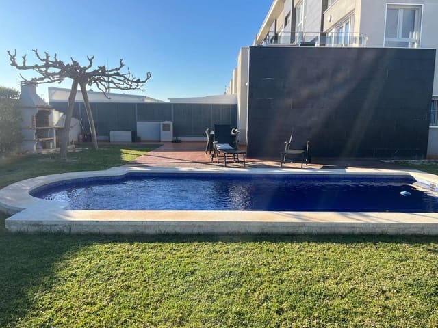 4 soveværelse Rækkehus til salg i Vinaròs med swimmingpool garage - € 499.000 (Ref: 9652009)