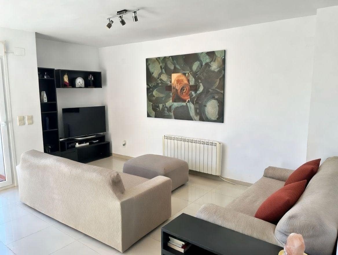 4 makuuhuone Rivitalo myytävänä paikassa Vinaros mukana uima-altaan 
autotalli - 499 000 € (Ref: 9652009)