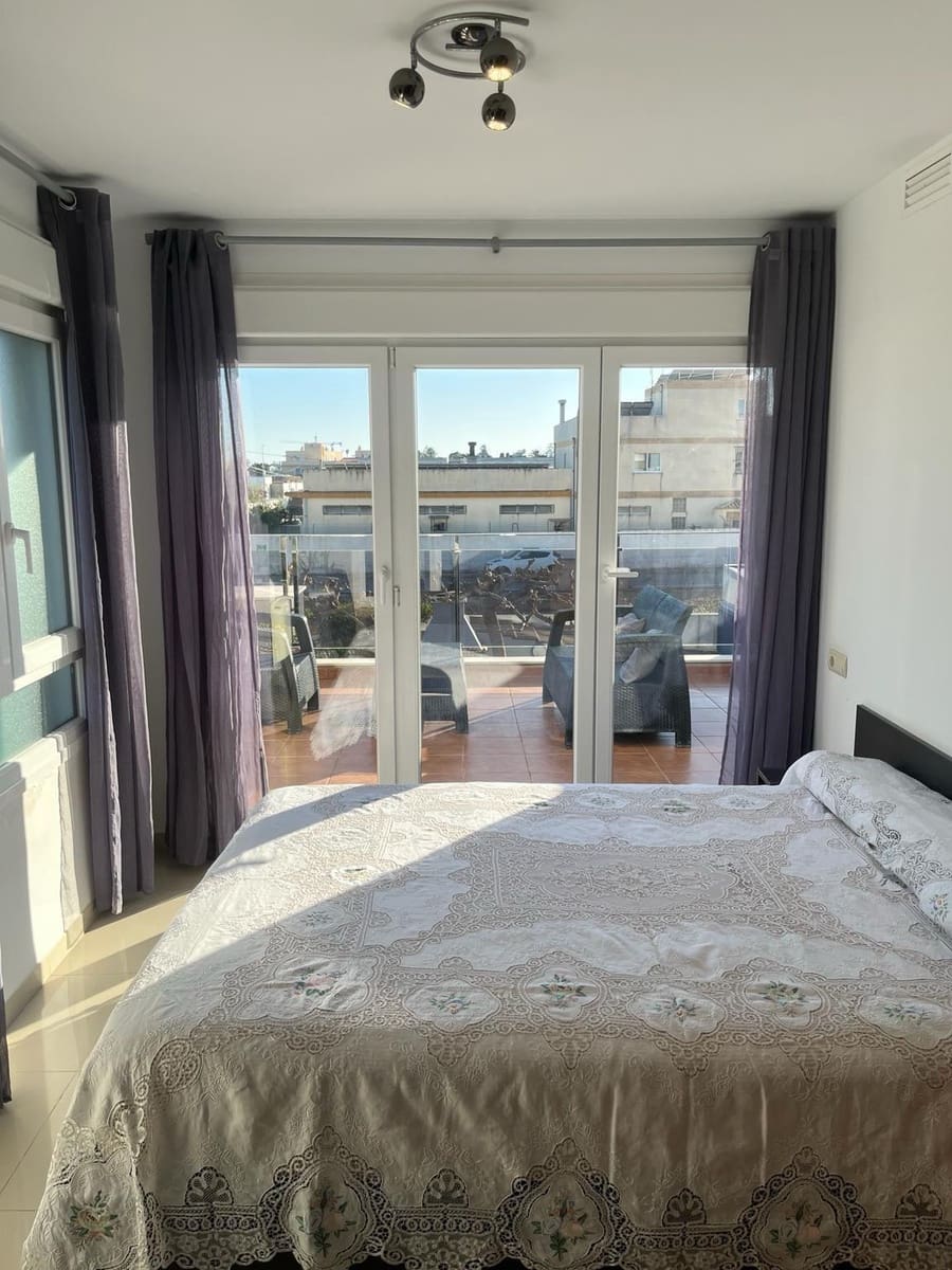 4 makuuhuone Rivitalo myytävänä paikassa Vinaros mukana uima-altaan 
autotalli - 499 000 € (Ref: 9652009)