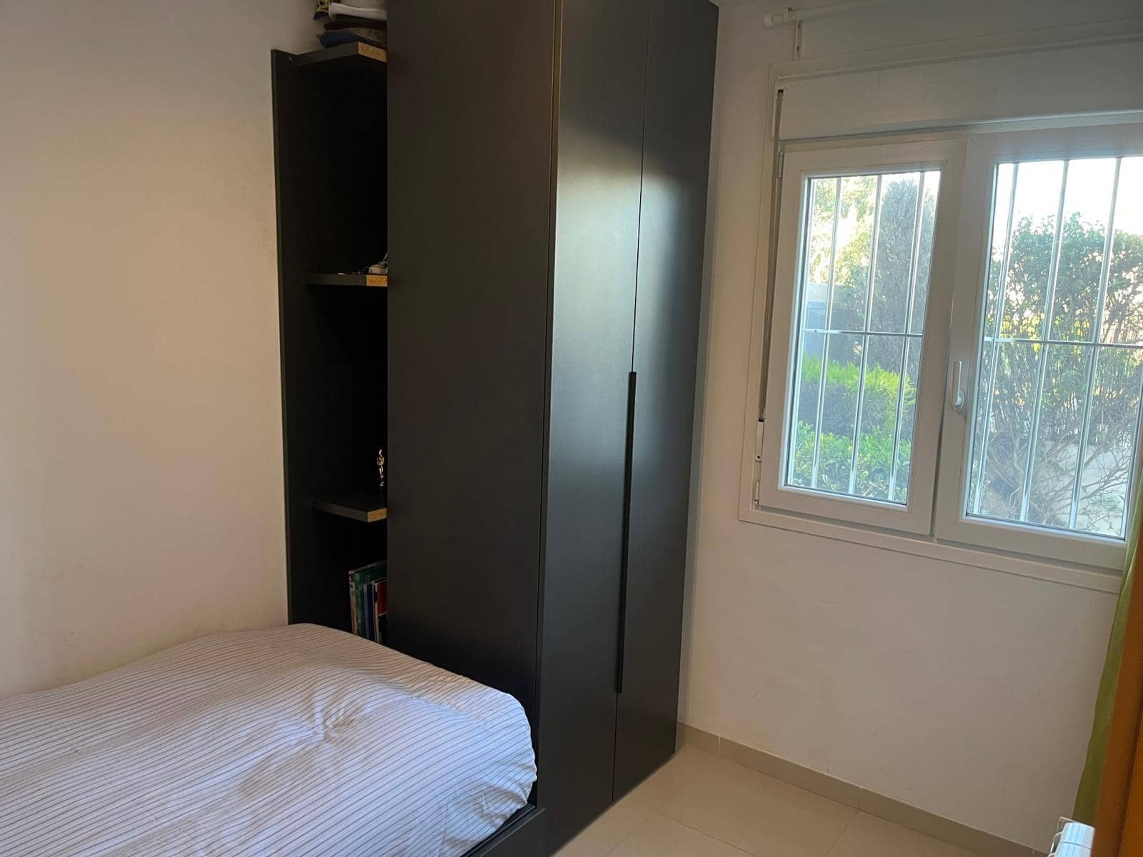 4 makuuhuone Rivitalo myytävänä paikassa Vinaros mukana uima-altaan 
autotalli - 499 000 € (Ref: 9652009)