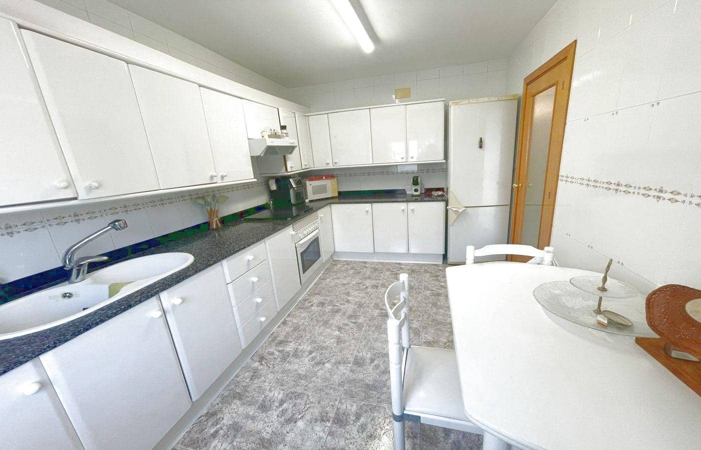 4 bedroom Flat for sale in Sant Carles de la Rapita - € 159,000 (Ref: 9690616)