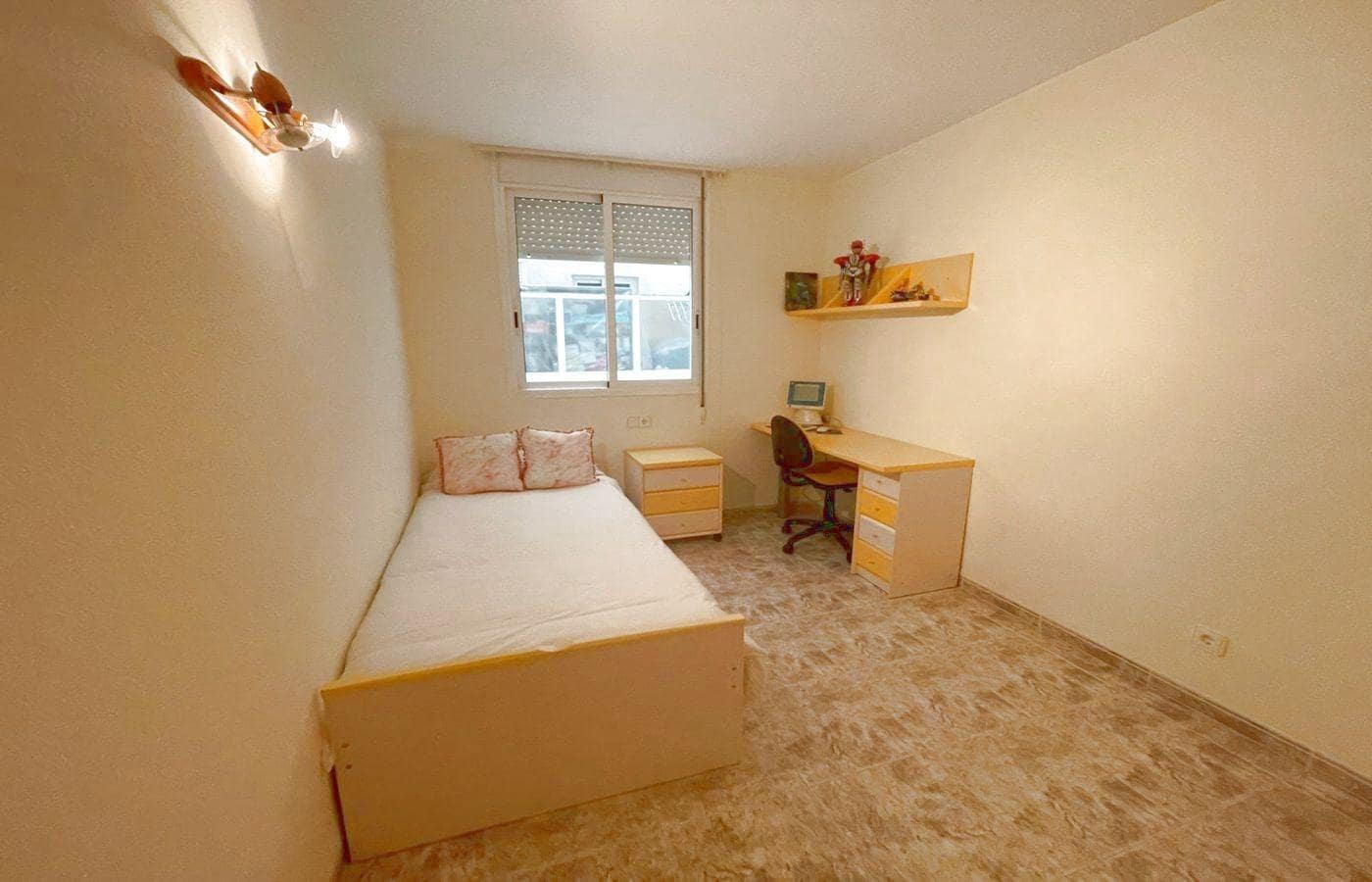 4 bedroom Flat for sale in Sant Carles de la Rapita - € 159,000 (Ref: 9690616)