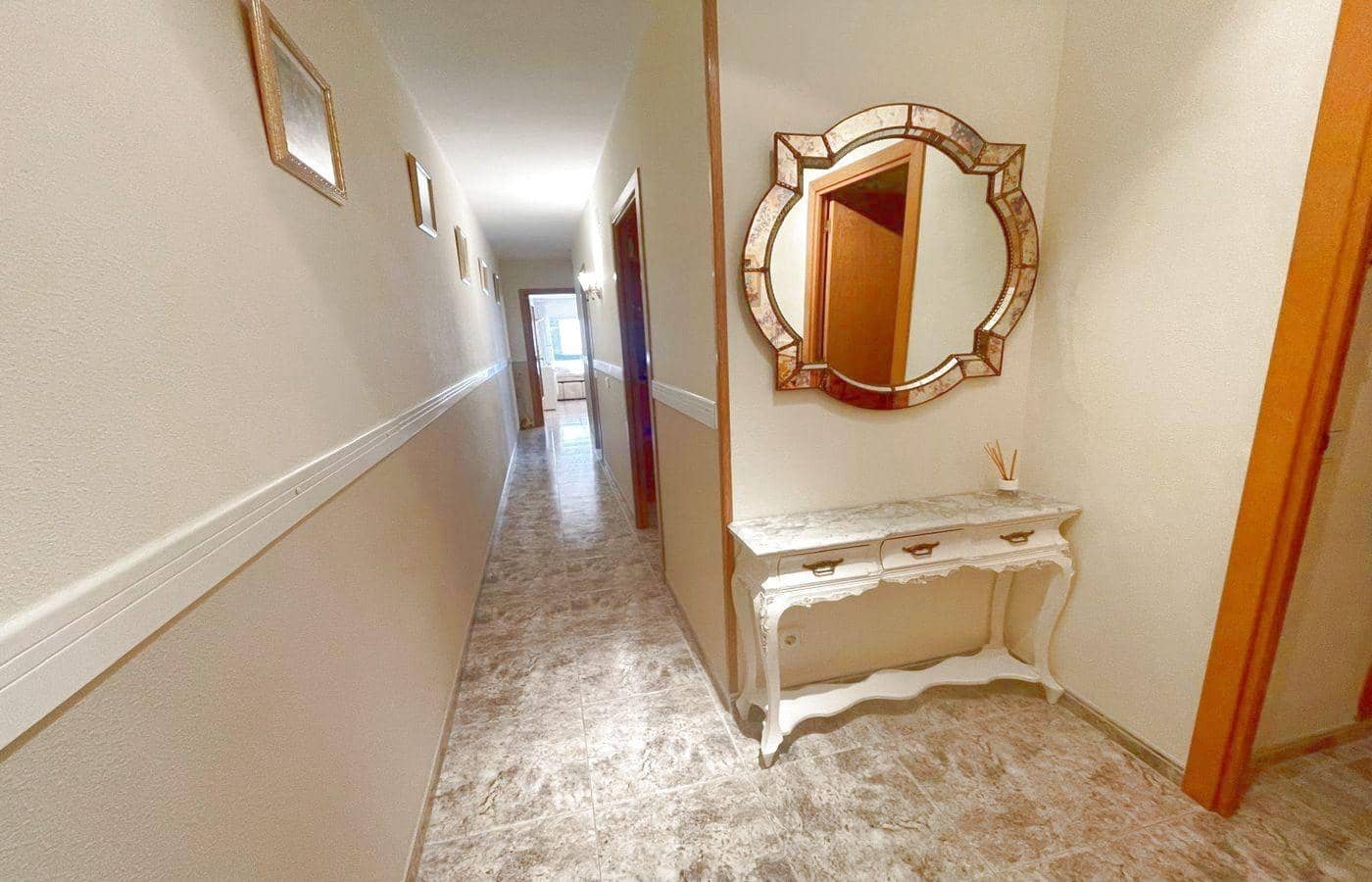 4 bedroom Flat for sale in Sant Carles de la Rapita - € 159,000 (Ref: 9690616)