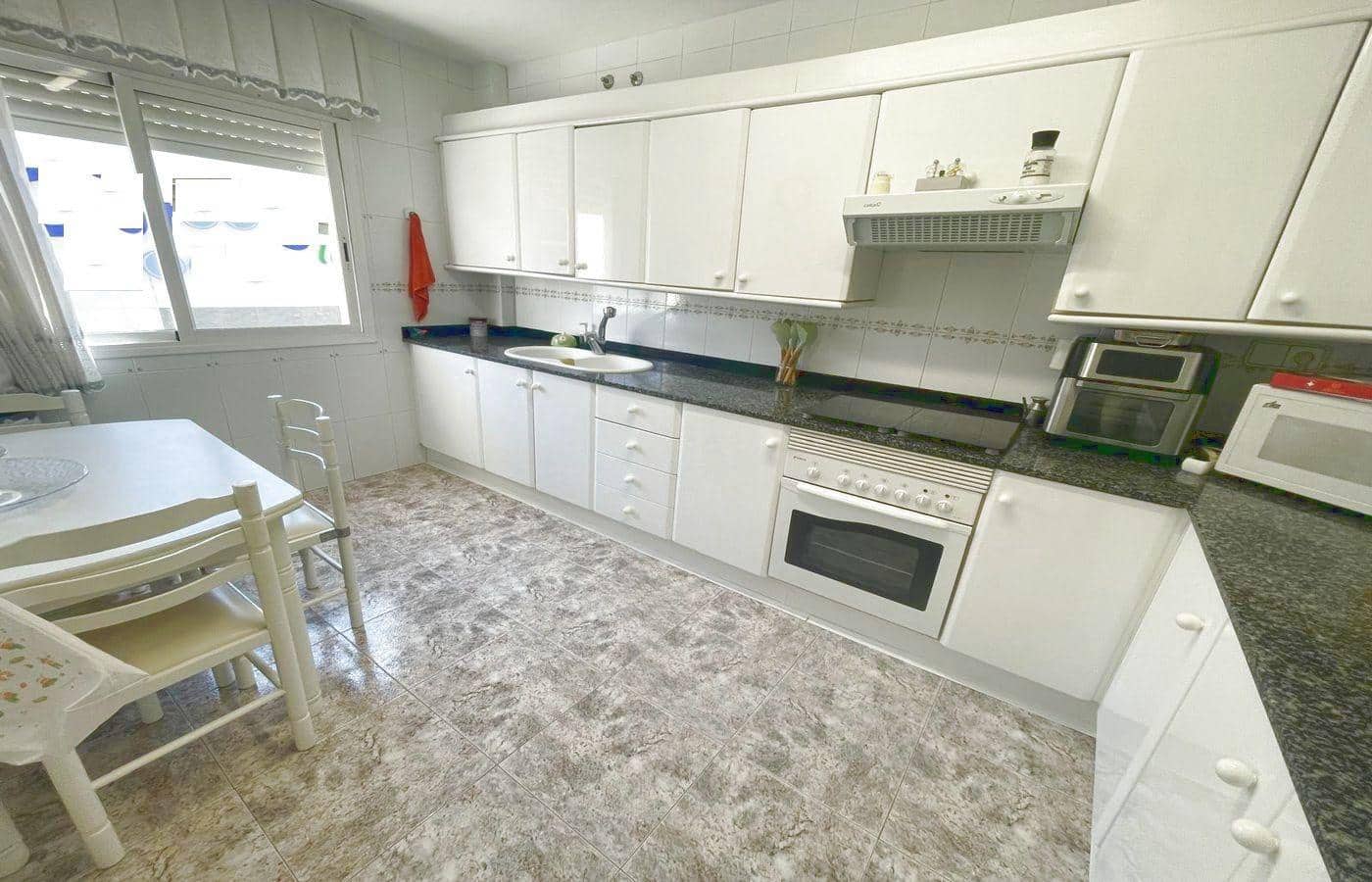 4 bedroom Flat for sale in Sant Carles de la Rapita - € 159,000 (Ref: 9690616)