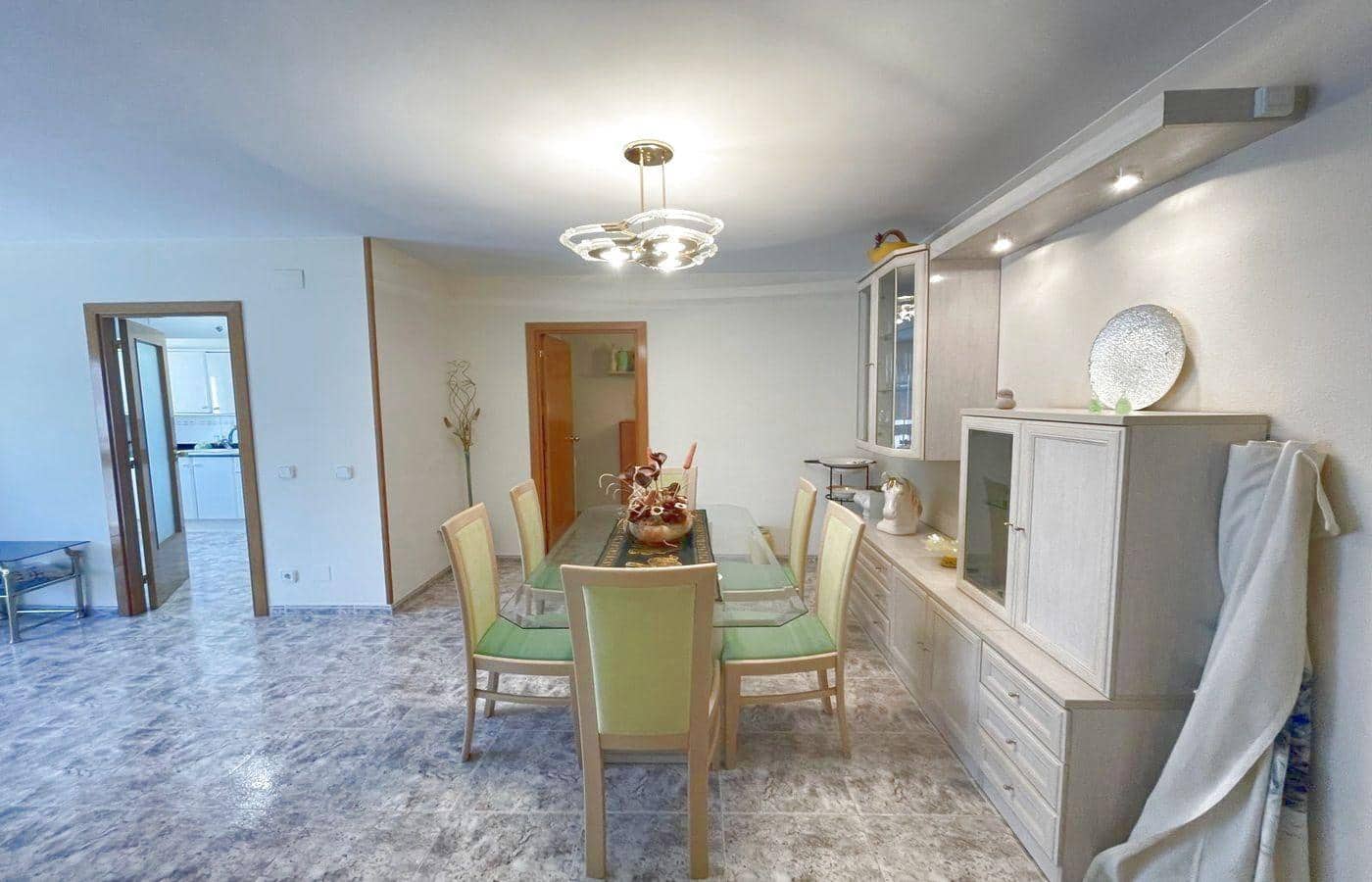 4 bedroom Flat for sale in Sant Carles de la Rapita - € 159,000 (Ref: 9690616)