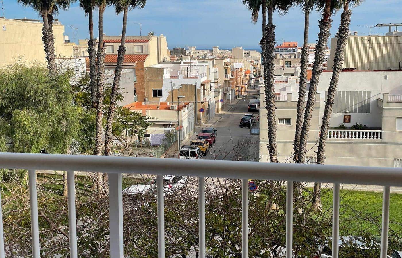 4 bedroom Flat for sale in Sant Carles de la Rapita - € 99,000 (Ref: 9701635)