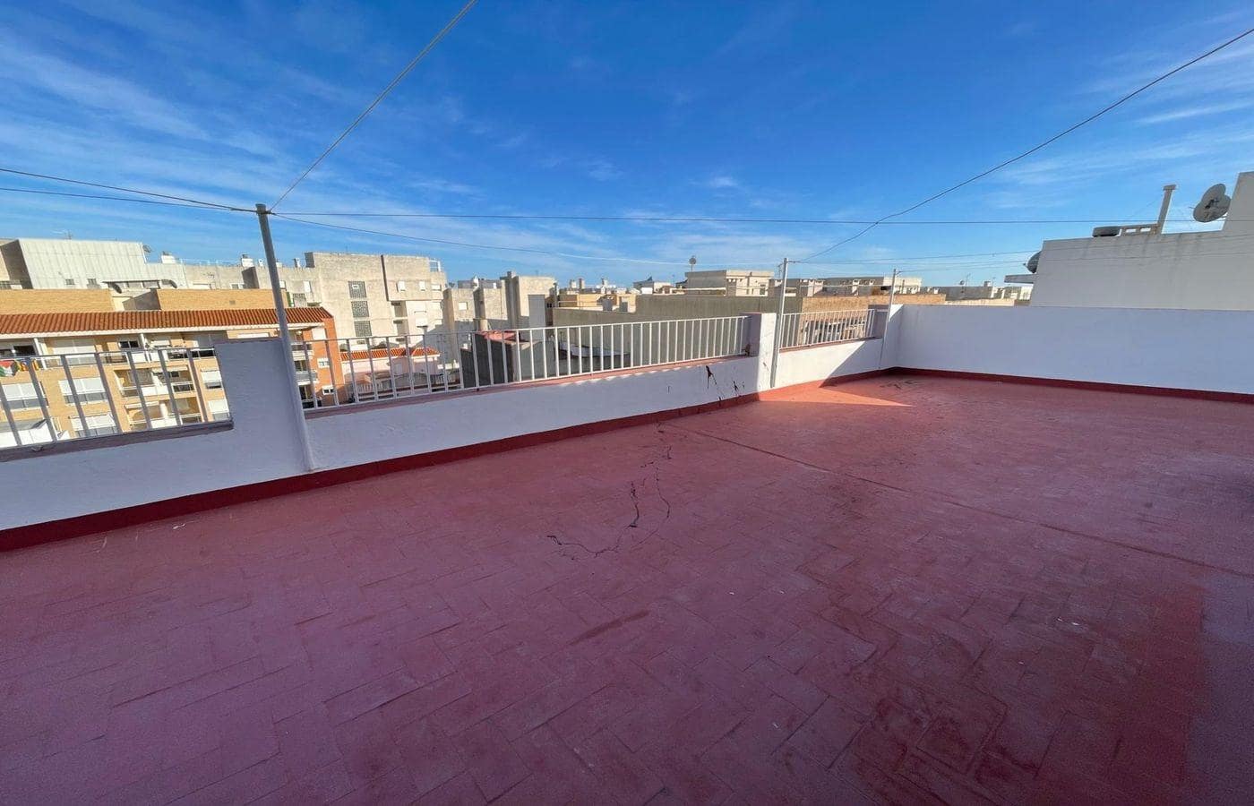 3 bedroom Flat for sale in Sant Carles de la Rapita - € 85,000 (Ref: 9735590)