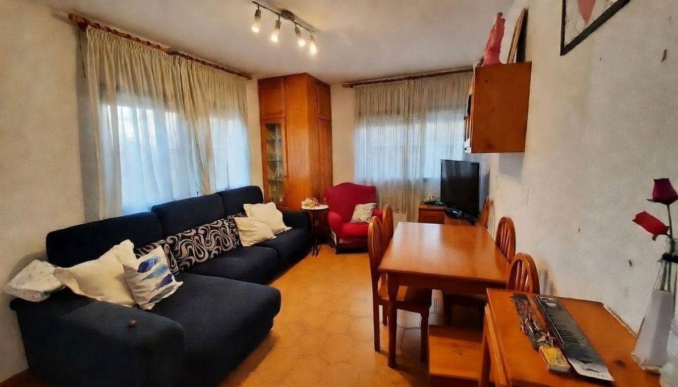 2 bedroom Townhouse for sale in Sant Carles de la Rapita - € 165,000 (Ref: 9743138)
