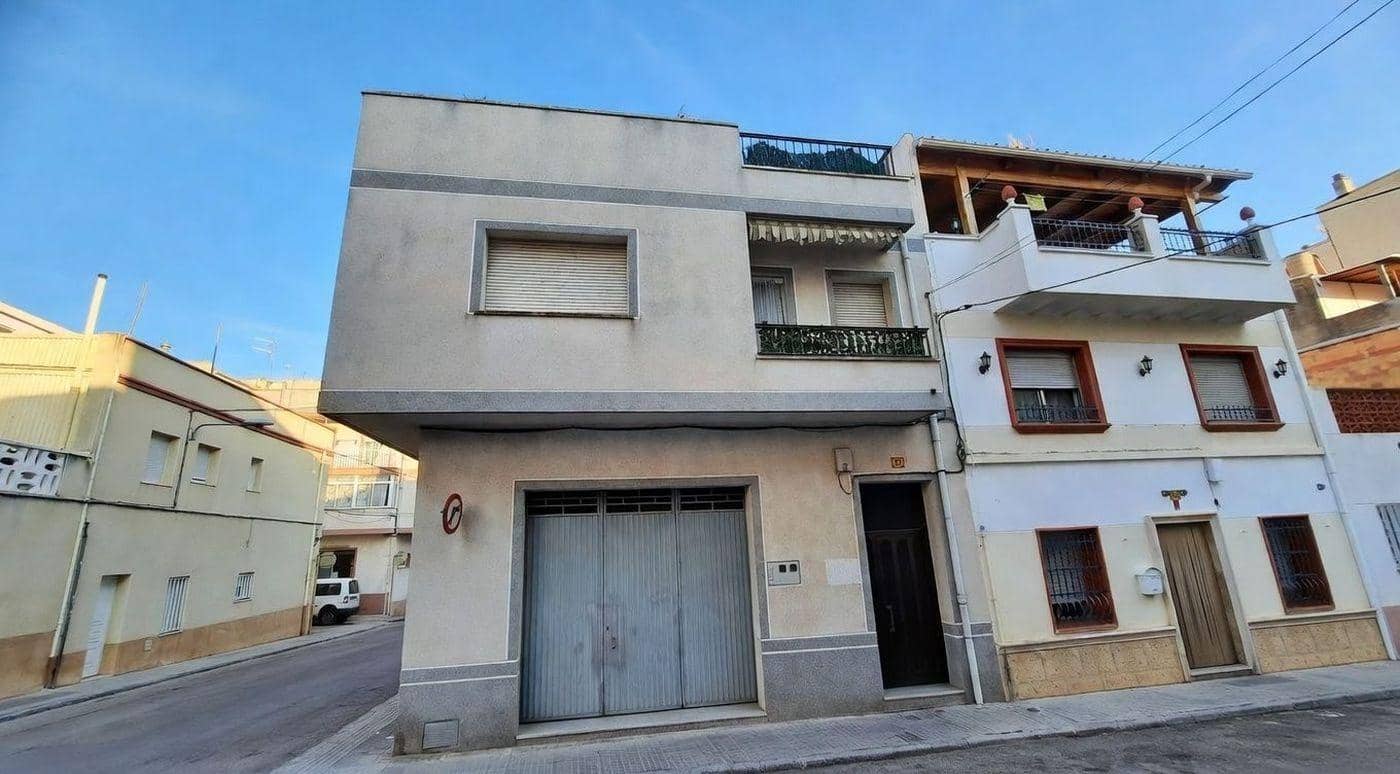 2 bedroom Townhouse for sale in Sant Carles de la Rapita - € 165,000 (Ref: 9743138)