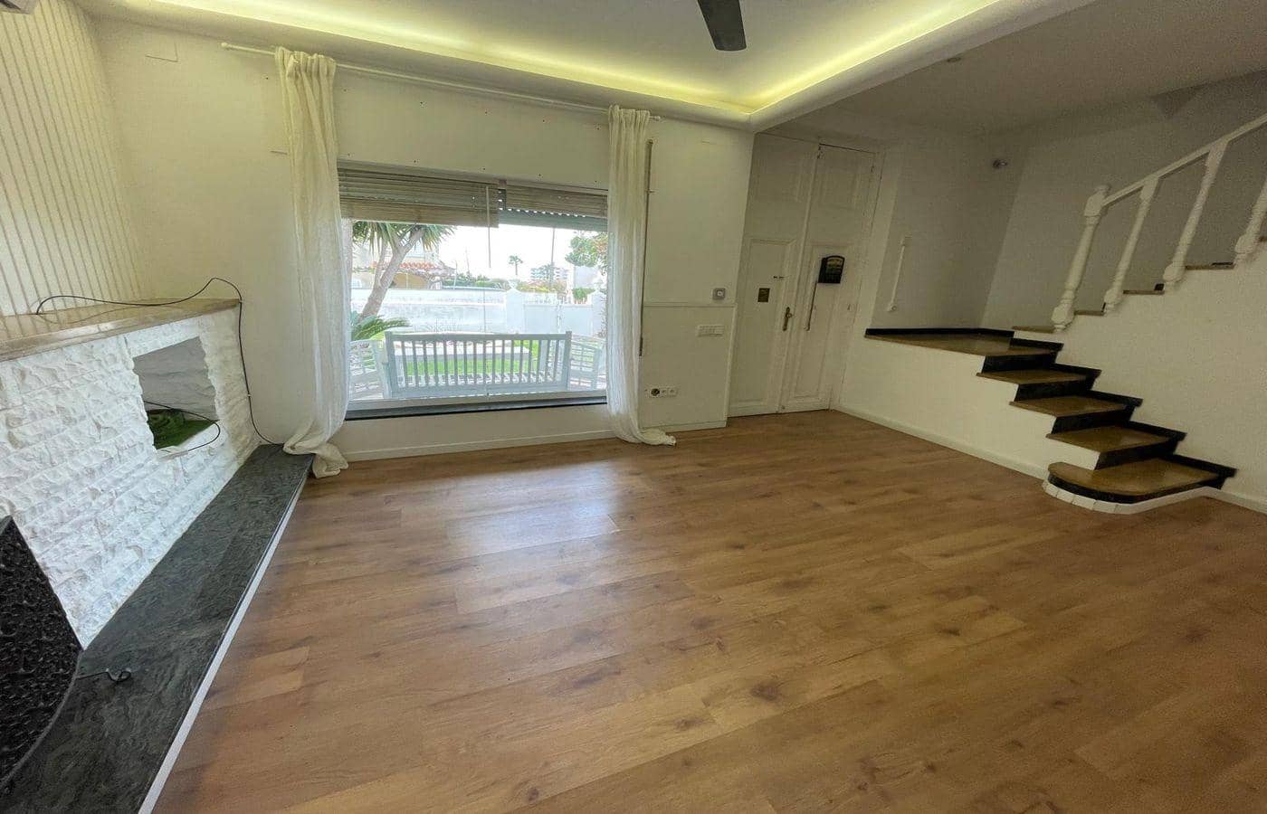 5 soverom Villa til salgs i Alcanar med svømmebasseng garasje - € 289 000 (Ref: 9797114)