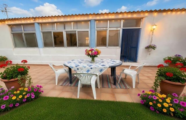 4 slaapkamer Villa te koop in Les Cases d'Alcanar, Alcanar met garage - € 160.000 (Ref: 9818236)