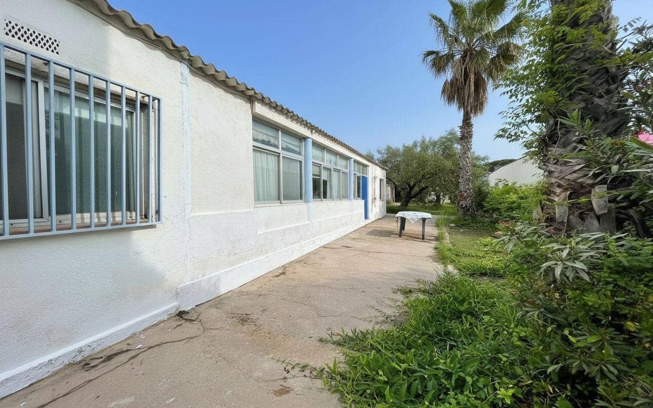4 slaapkamer Villa te koop in Les Cases d'Alcanar met garage - € 160.000 (Ref: 9818236)