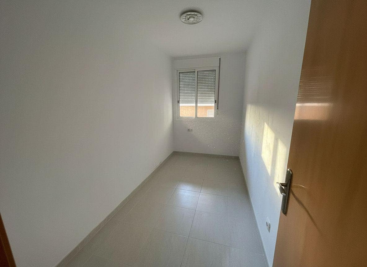 2 bedroom Apartment for sale in Sant Carles de la Rapita - € 153,000 (Ref: 9833667)