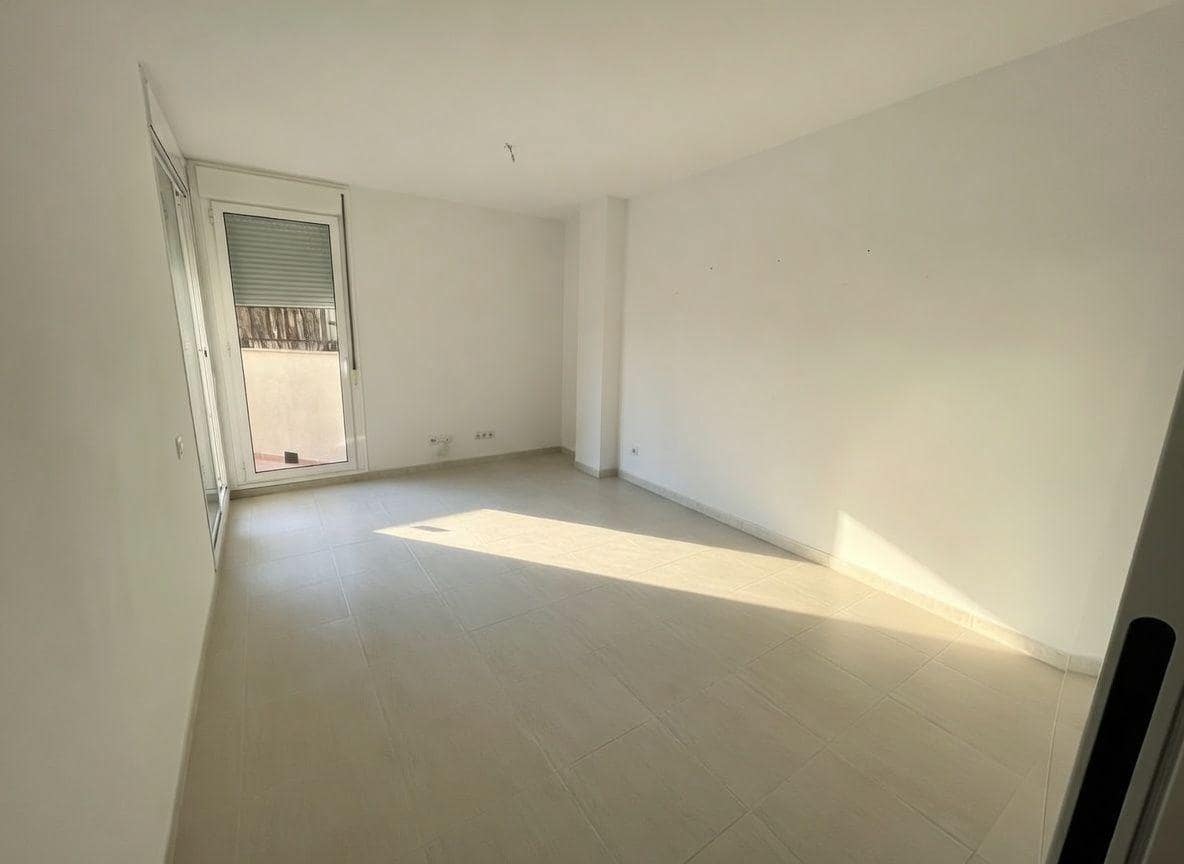 2 bedroom Apartment for sale in Sant Carles de la Rapita - € 153,000 (Ref: 9833667)