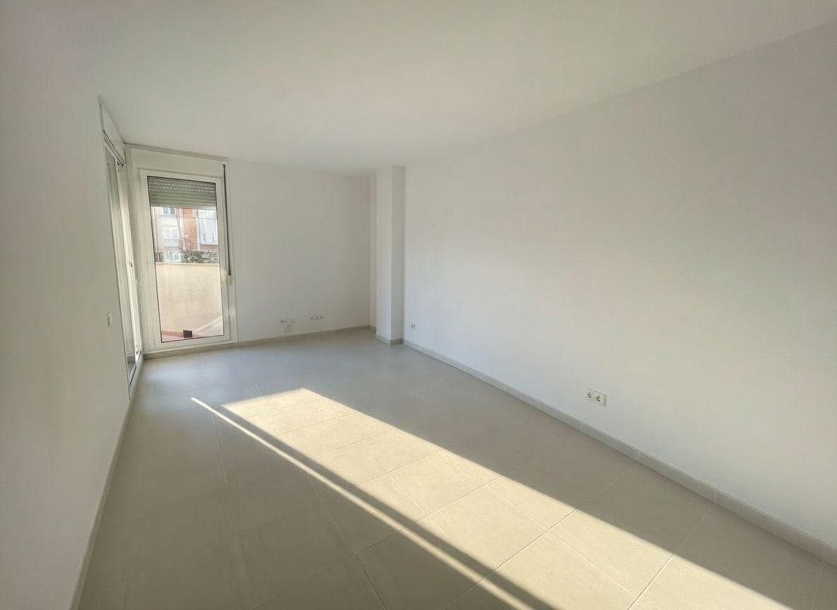2 bedroom Apartment for sale in Sant Carles de la Rapita - € 153,000 (Ref: 9833667)