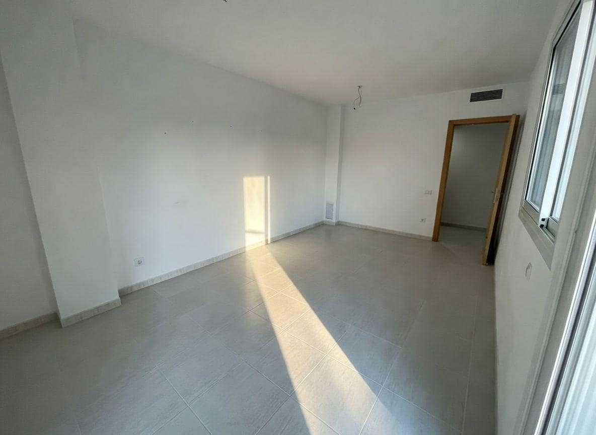 2 bedroom Apartment for sale in Sant Carles de la Rapita - € 153,000 (Ref: 9833667)