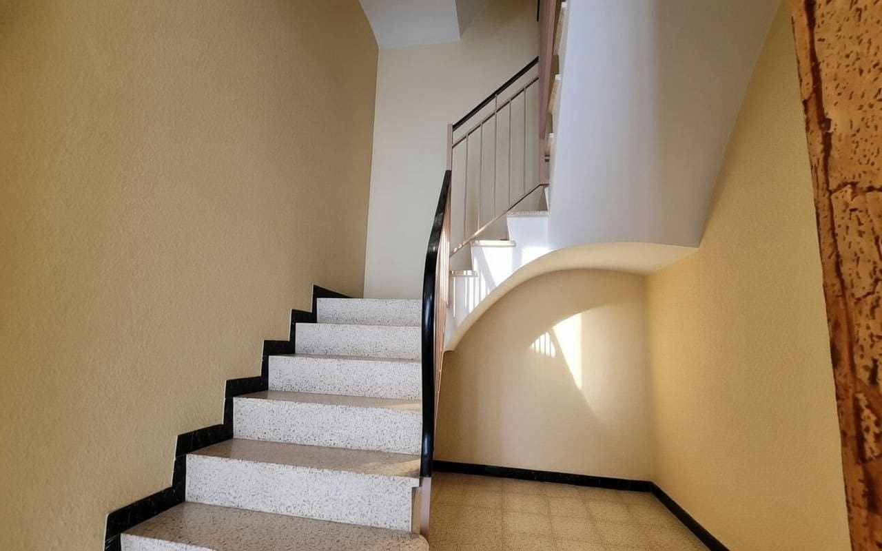 3 bedroom Flat for sale in Sant Carles de la Rapita with garage - € 140,000 (Ref: 9849381)